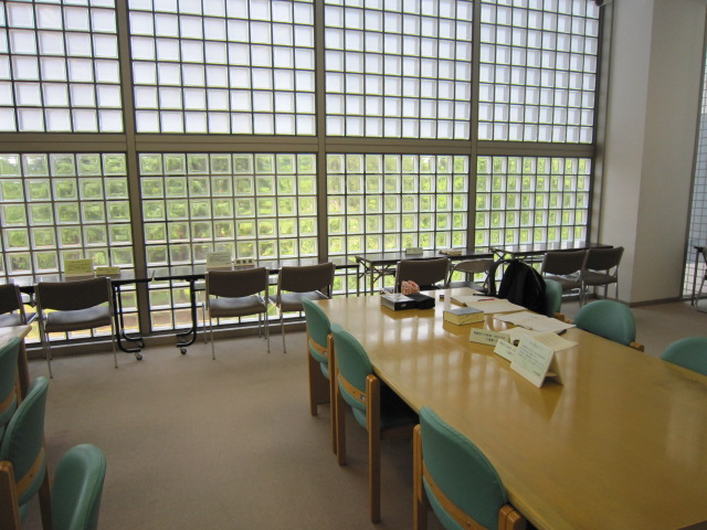 上越市立高田図書館の自習室